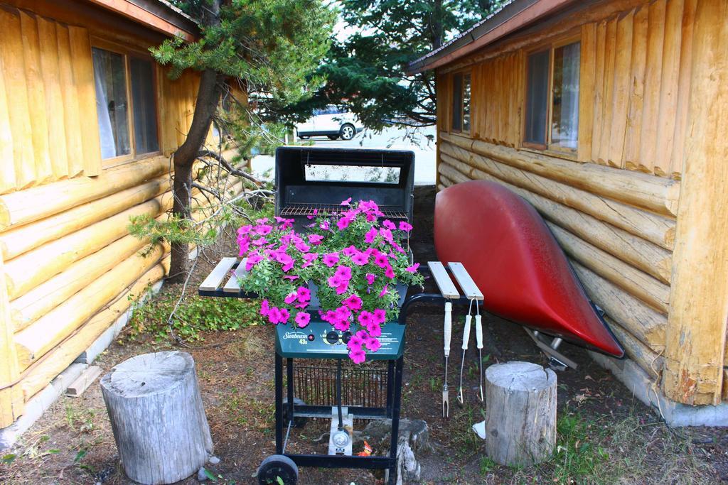 Sleepy Hollow Lodge West Yellowstone Exterior photo