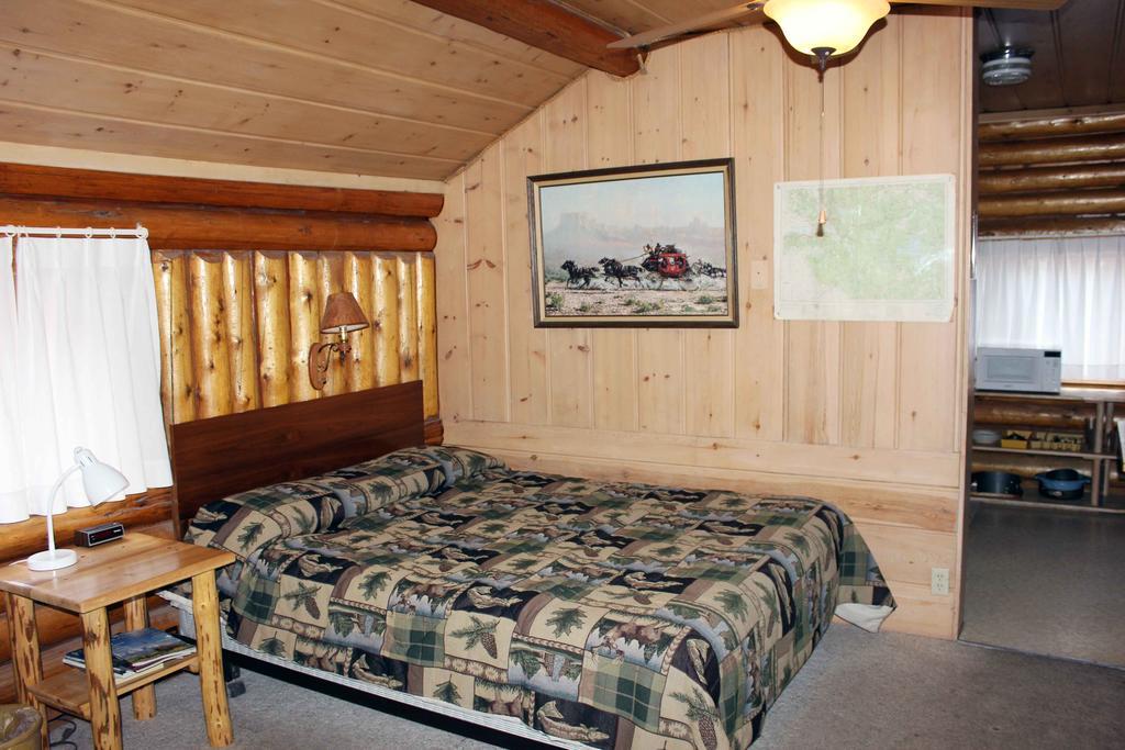 Sleepy Hollow Lodge West Yellowstone Exterior photo